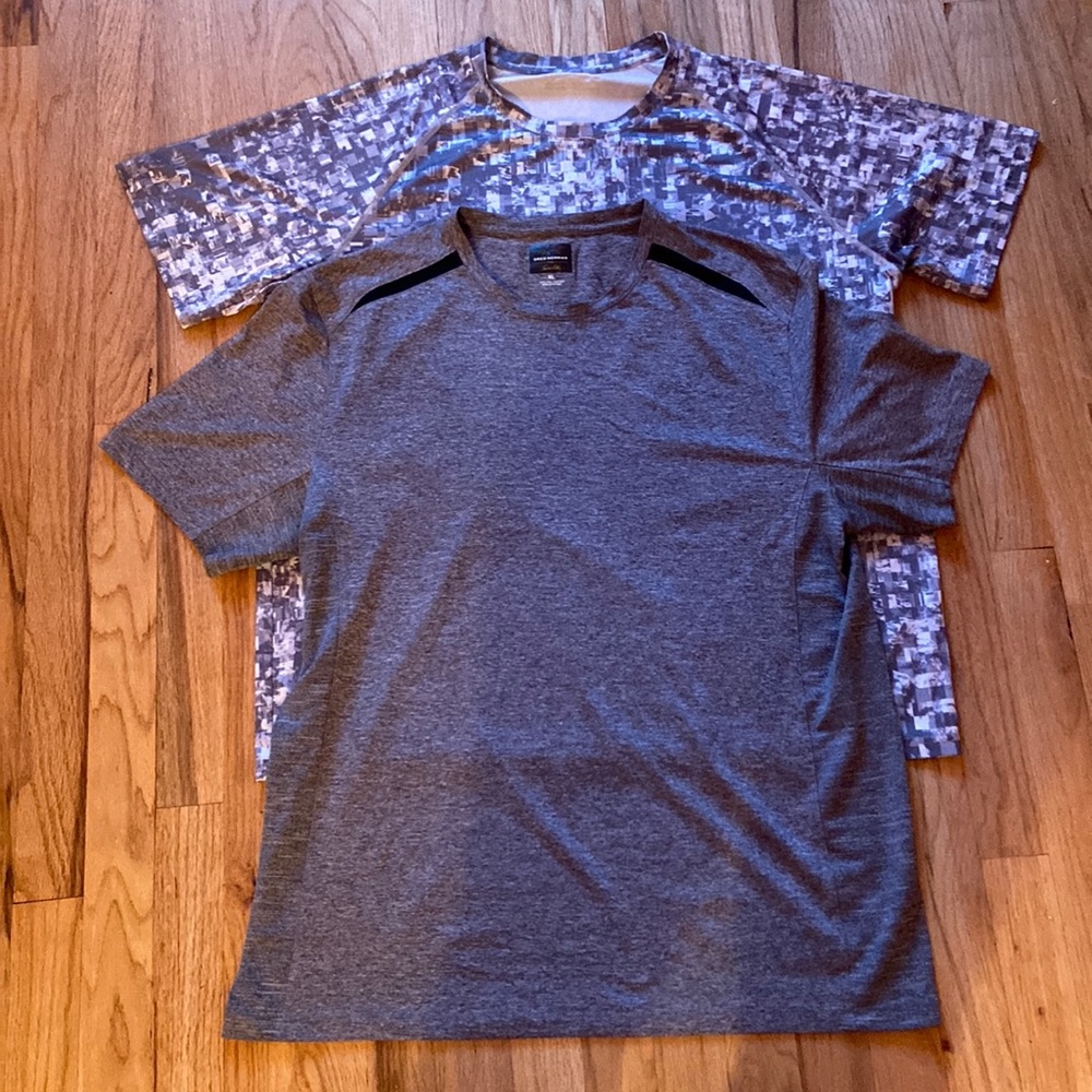 2 Men’s Short Sleeve XL Shirts.
